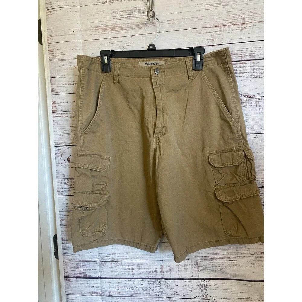 Wrangler Authentics Cargo Shorts Men's Size 34 Tan Cotton Work Utility Shorts